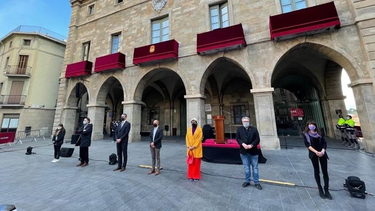 15 04 2021 Los grupos municipales del Ayuntamiento de Manresa (Barcelona) muestran su rechazo al crimen machista   SOCIEDAD   AYUNTAMIENTO DE MANRESA