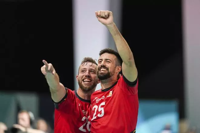 Balonmano en los Juegos Olímpicos: España - Japón, en imágenes