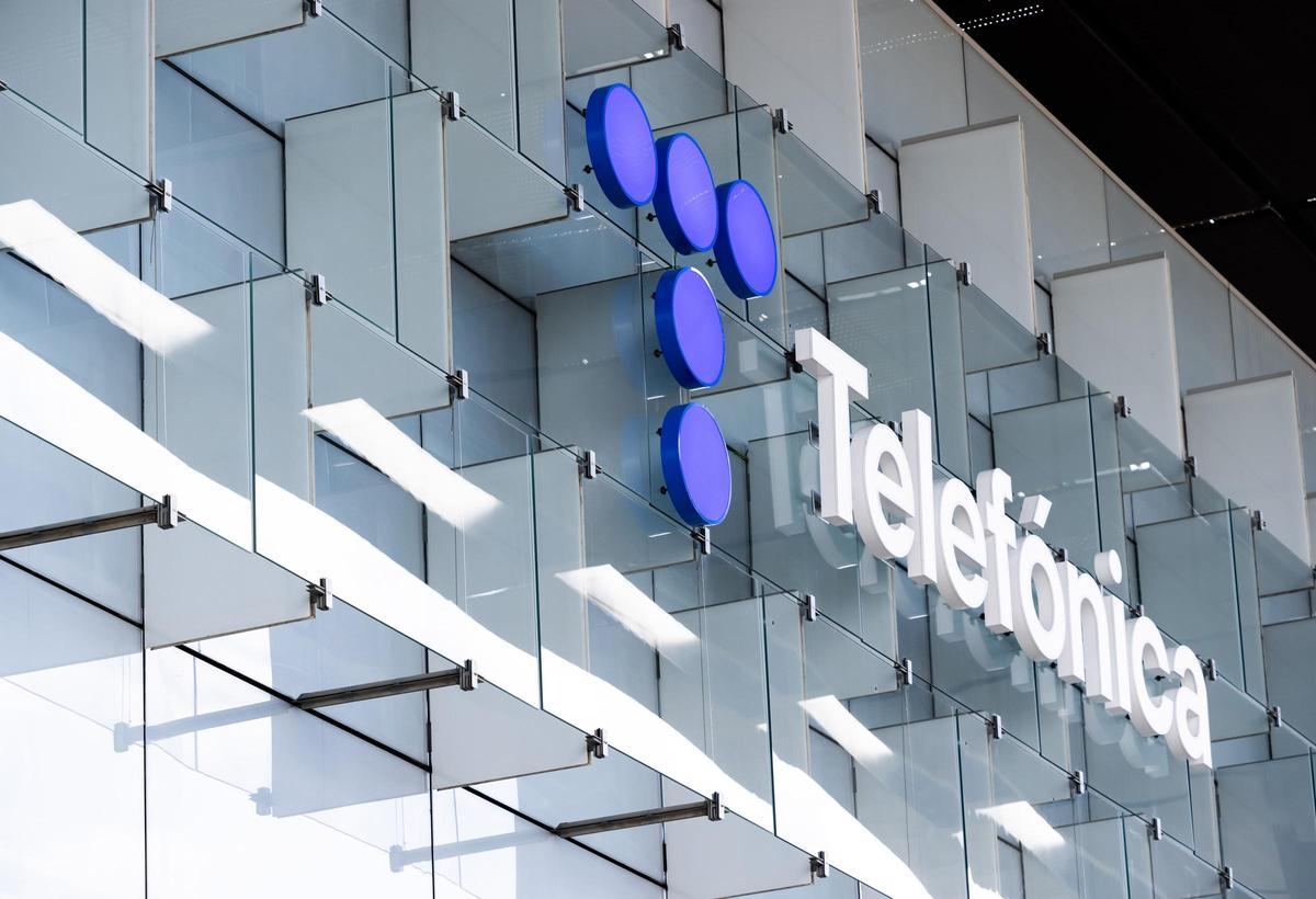 Logo de Telefónica en su sede central