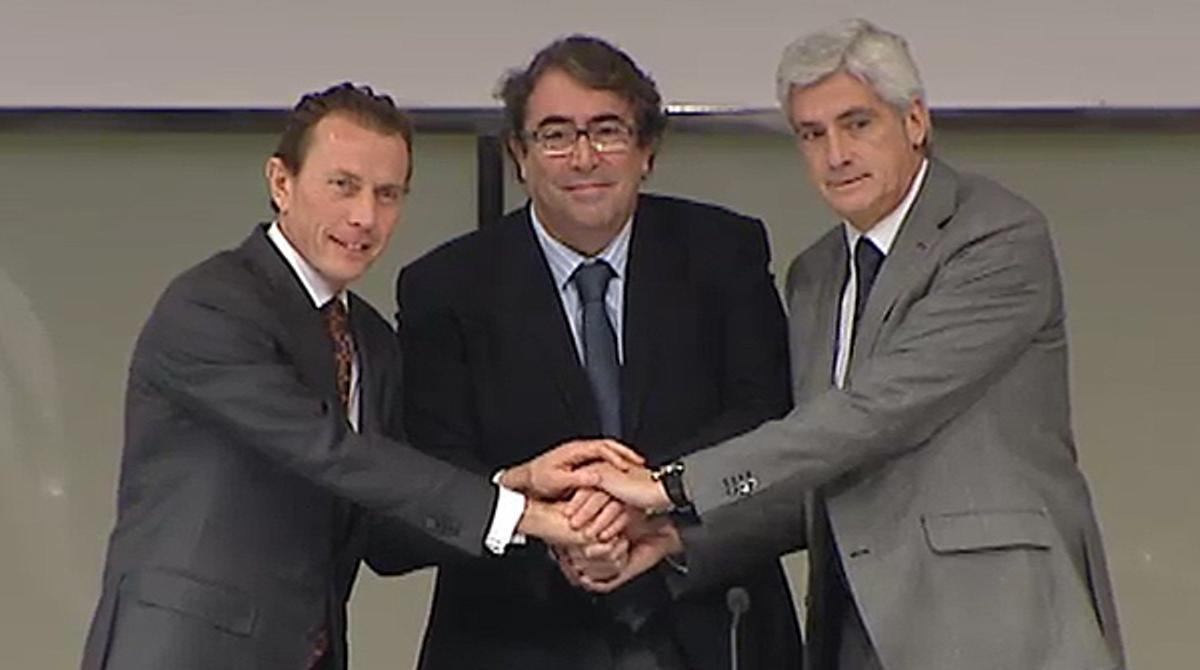 Els representants del Madrid i de l’Atlètic, durant la reunió celebrada a la Federació Espanyola de Futbol.