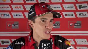 Marc Márquez atendiendo a DAZN