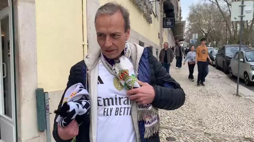 Los aficionados del Real Madrid vuelven a llenar las calles de Lisboa antes de su partido frente al Benfica