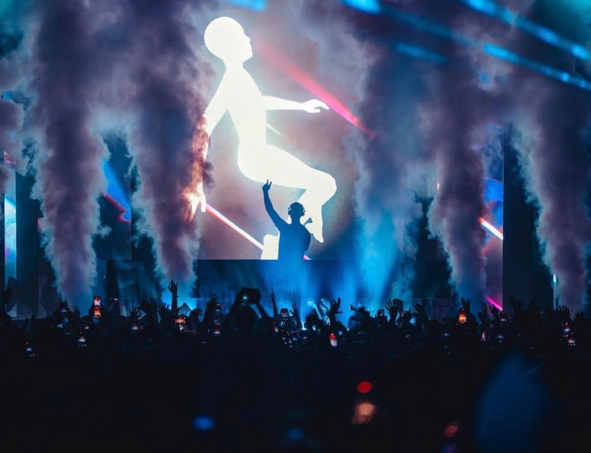 Calvin Harris durante la temporada 2025 en Ushuaïa Ibiza