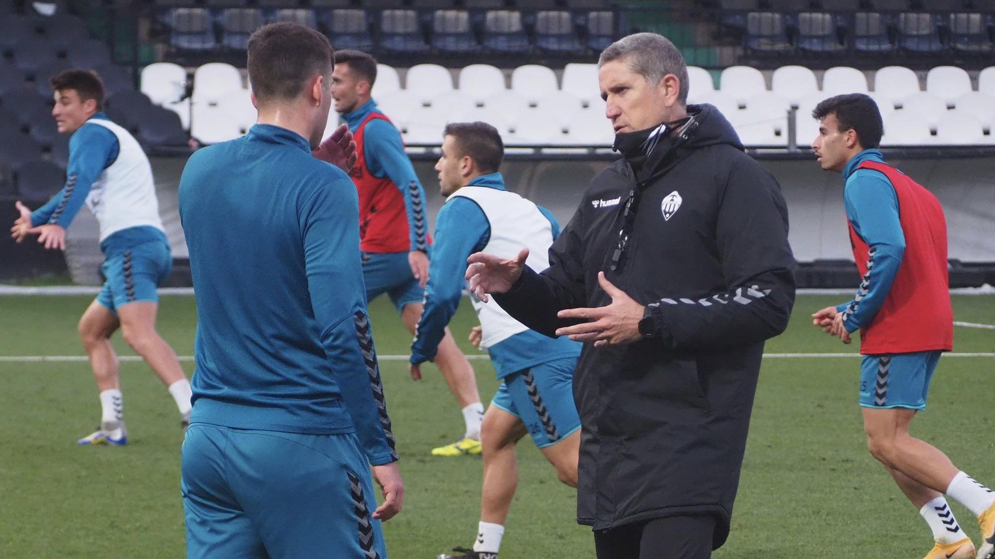 Juan Carlos Garrido, en su primer entrenamiento con el Castellón.