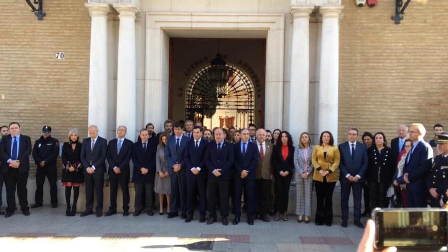 El primer Consejo de Gobierno andaluz arranca con un minuto de silencio por Julen
