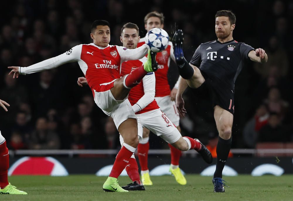 Arsenal's Alexis Sanchez in action with Bayern ...