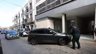 Los hermanos detenidos por la muerte de Francisca Cadenas llegan al juzgado de Villafranca de los Barros entre insultos y gritos