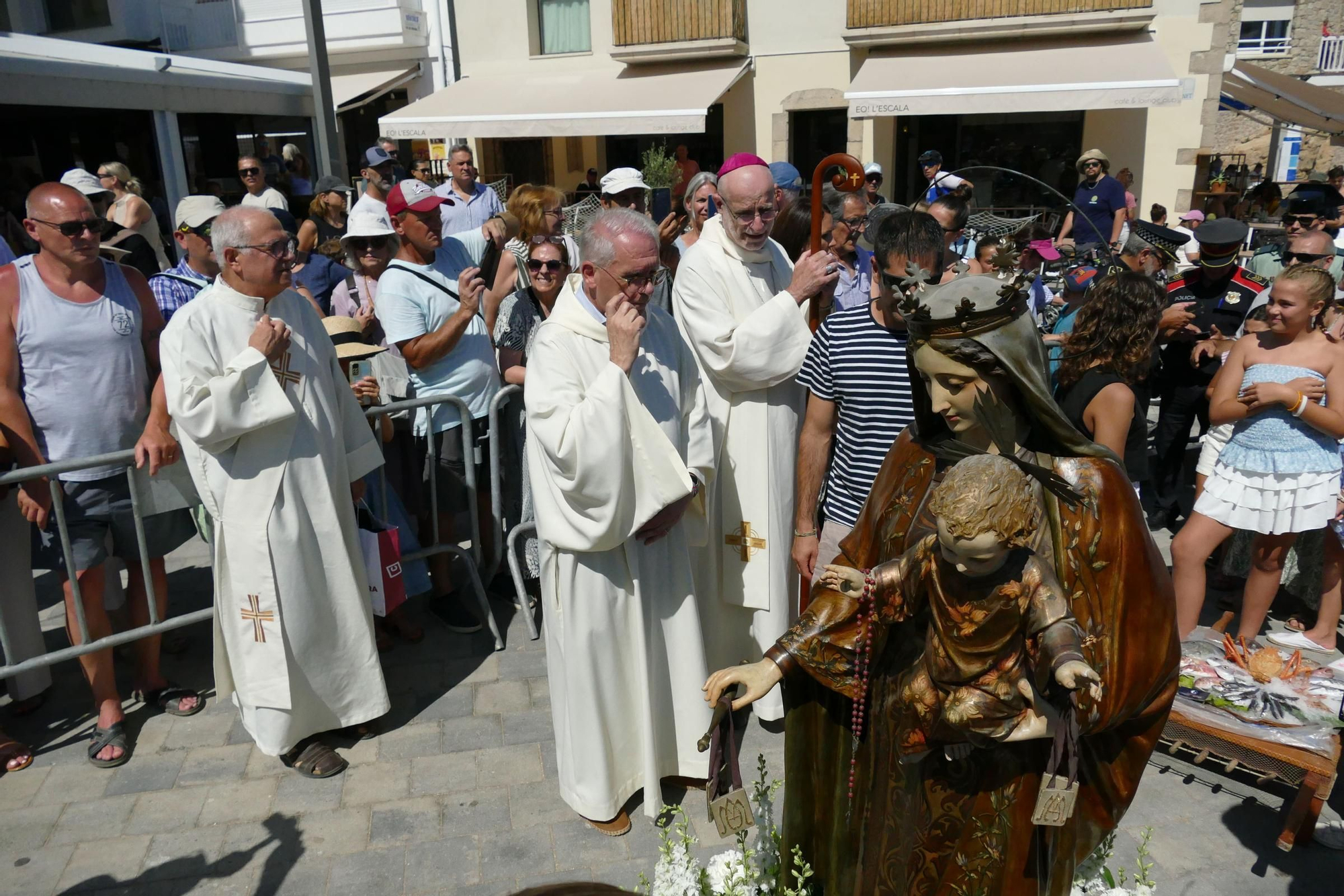L'Escala commemora la Festa del Carme amb un sentit homenatge a les persones grans i a les seves arrels marineres