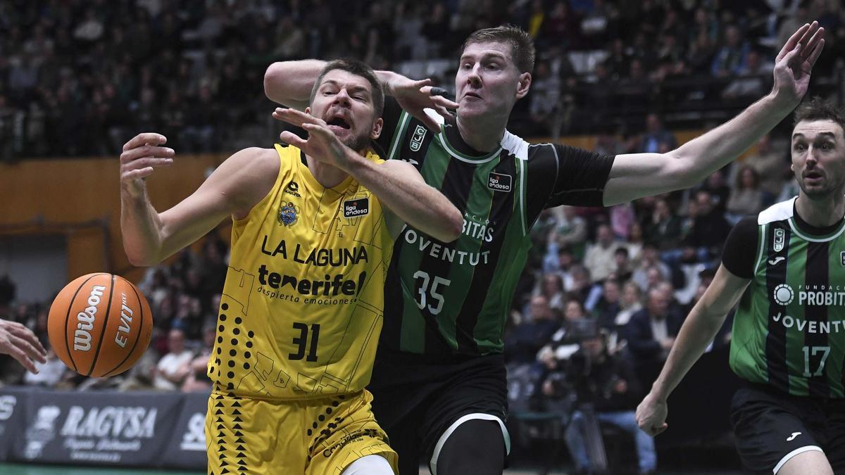 Imágenes del partido Joventut - La Laguna Tenerife