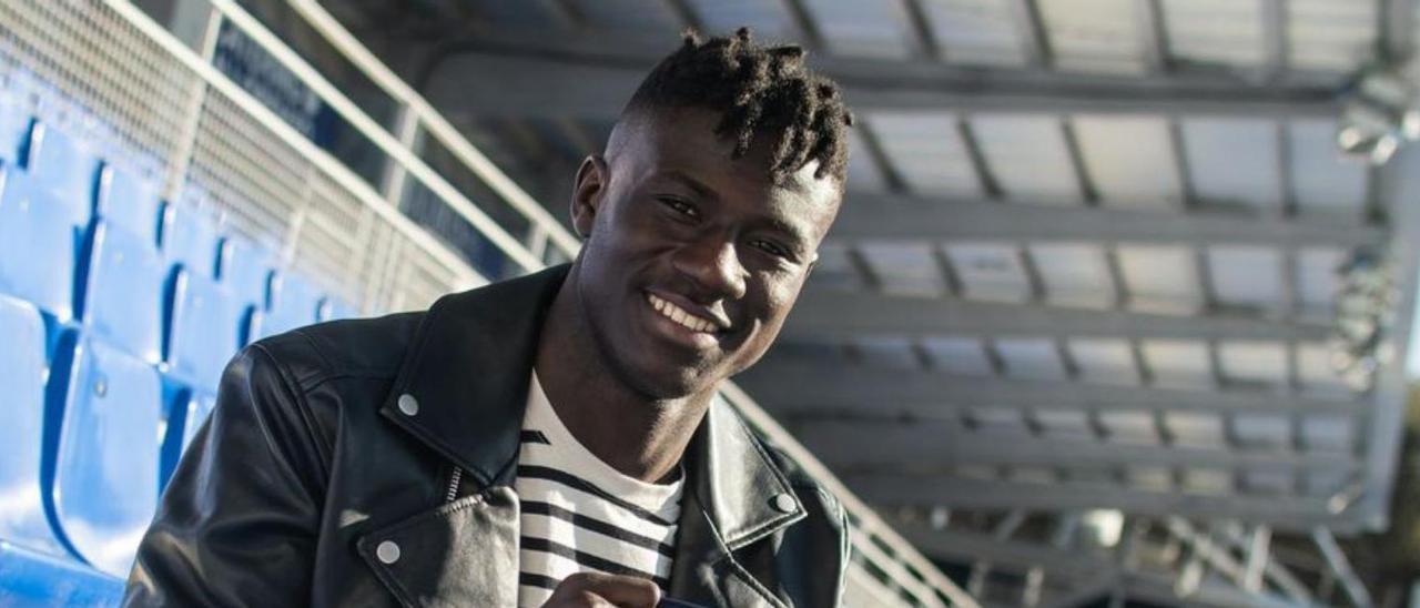 Obeng, en su presentación con el Huesca. | SD Huesca