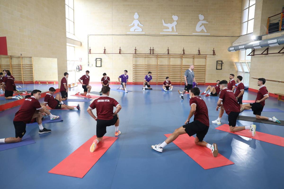 Sesión de entrenamiento del Córdoba Futsal en Vista Alegre.