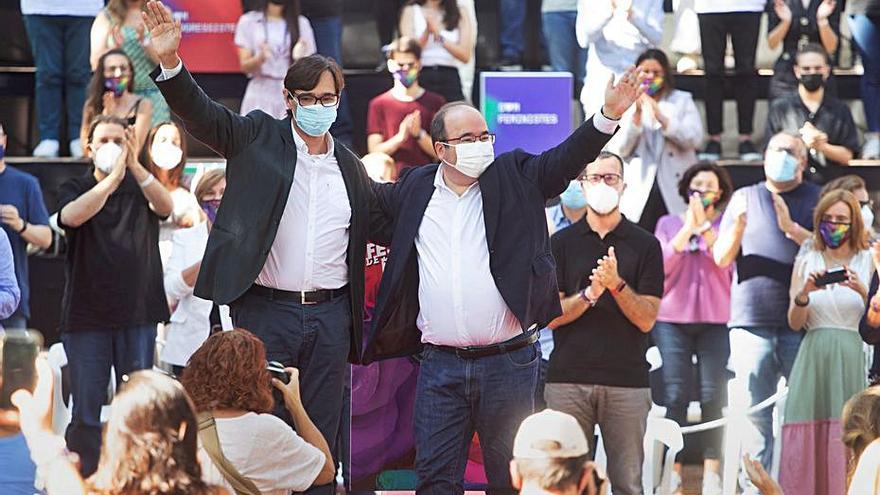 Salvador Illa i Miquel Iceta durant la Festa de la Rosa | EFE/MARTA PÉREZ