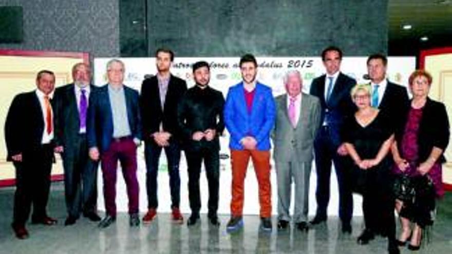 Los Al Andalus premian la solidaridad y también al artista palmeño Antonio José