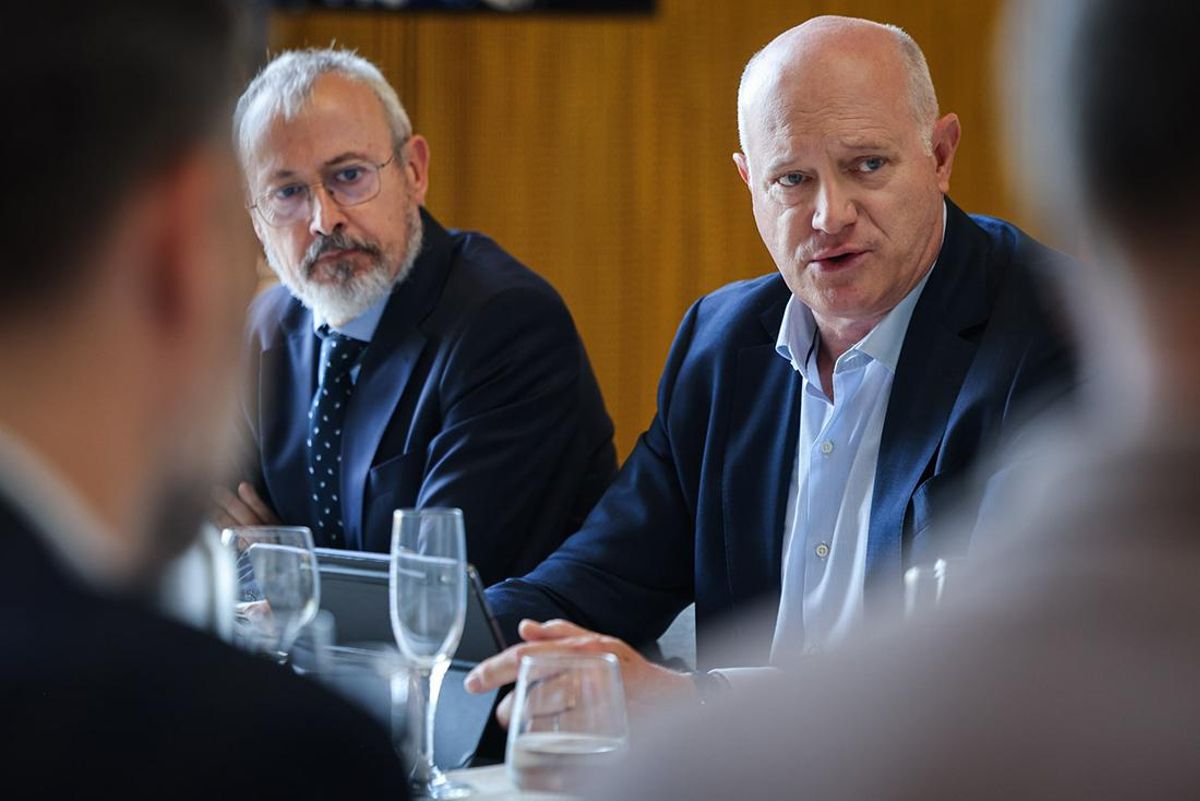 Javier Quiles, director de relaciones externas, y Antonio Rodríguez, director general de Consum