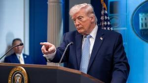 L’ultimàtum de Trump a l’Iran dispara el petroli fins als 115 dòlars i inquieta les borses