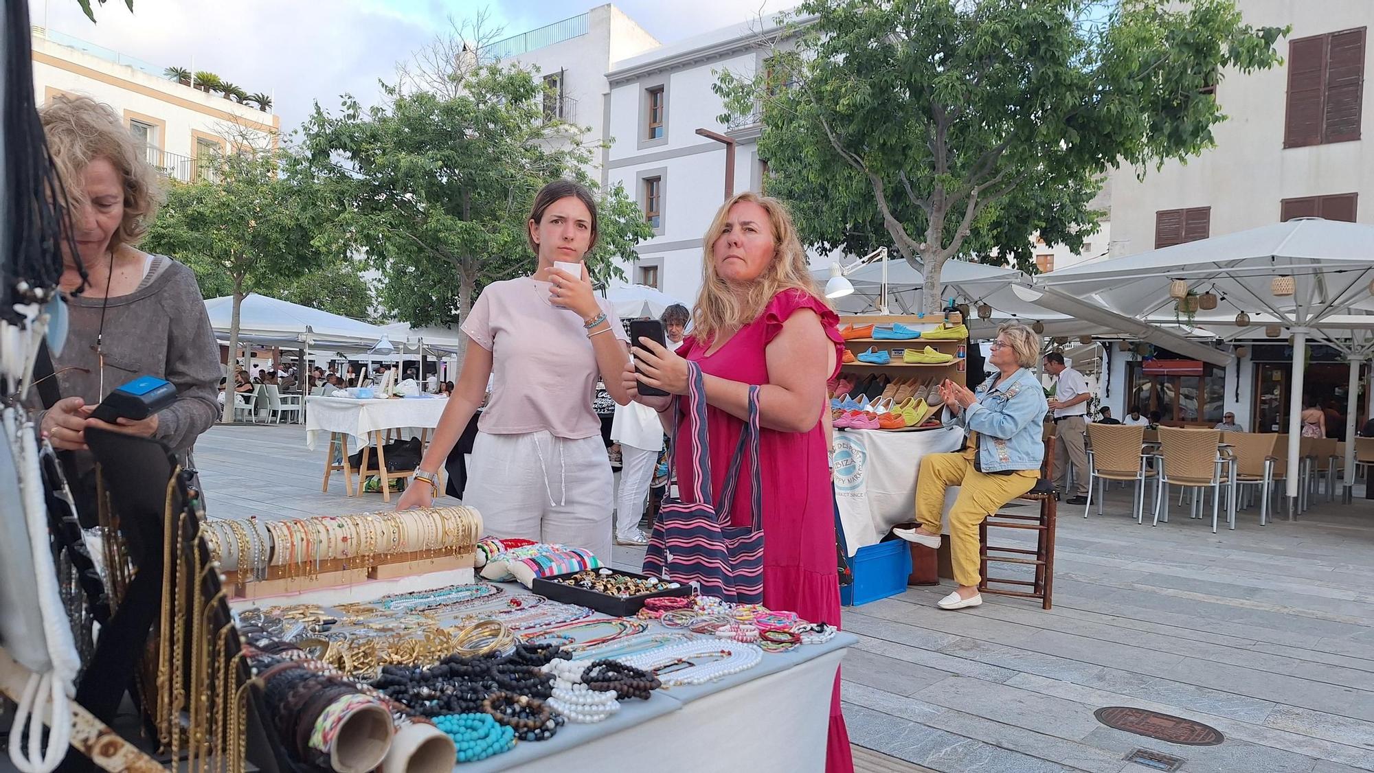 Galería: Artesanos en el puerto de Ibiza