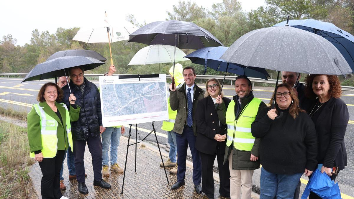 Autoridades en el inicio de las obras viarias