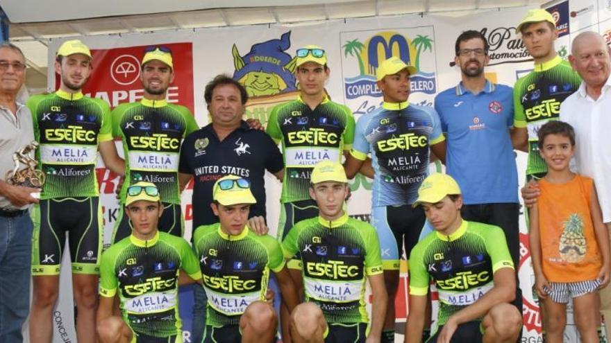 El equipo Esetec en uno de los podios de esta temporada