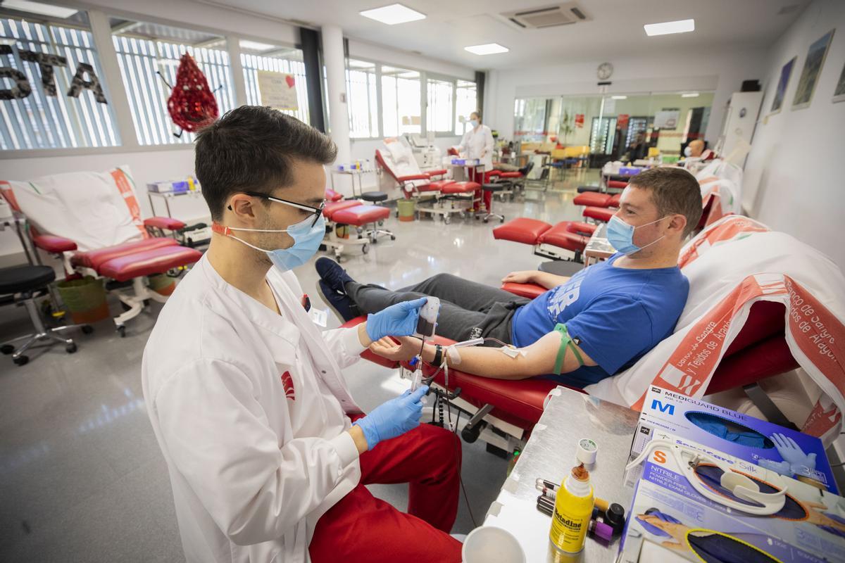 Donar sangre salva vidas y sirve para tratar numerosas enfermedades como el cáncer.