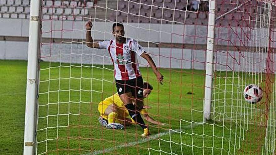 Murci, con 21 goles, es el máximo anotador del conjunto rojiblanco.