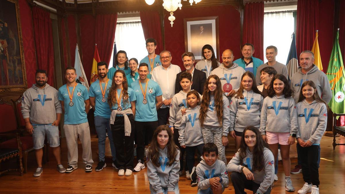Un momento del recibimiento en el Salón Noble.