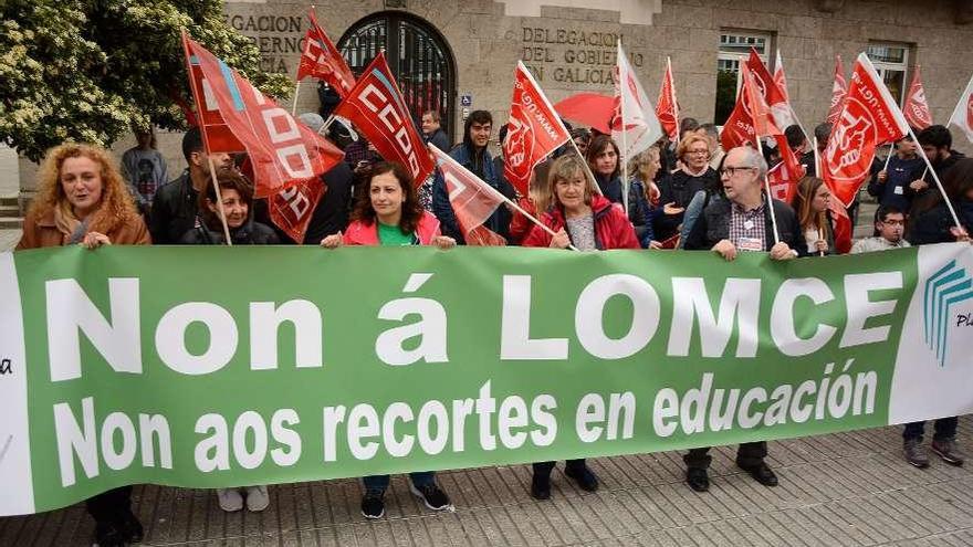 Concentración contra la Lomce, ayer, en A Coruña.