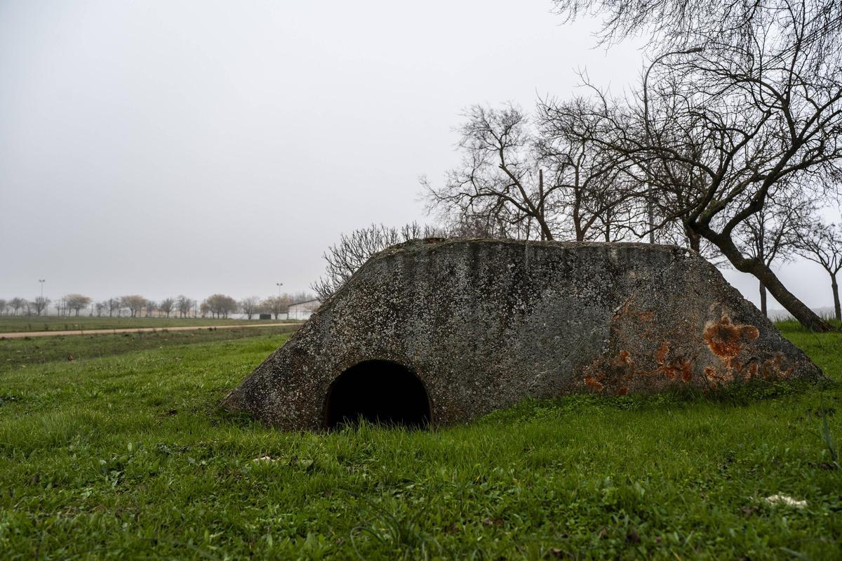 FOTOGALERÍA | Restos de los refugios antiaéreos de Cáceres junto al recinto ferial
