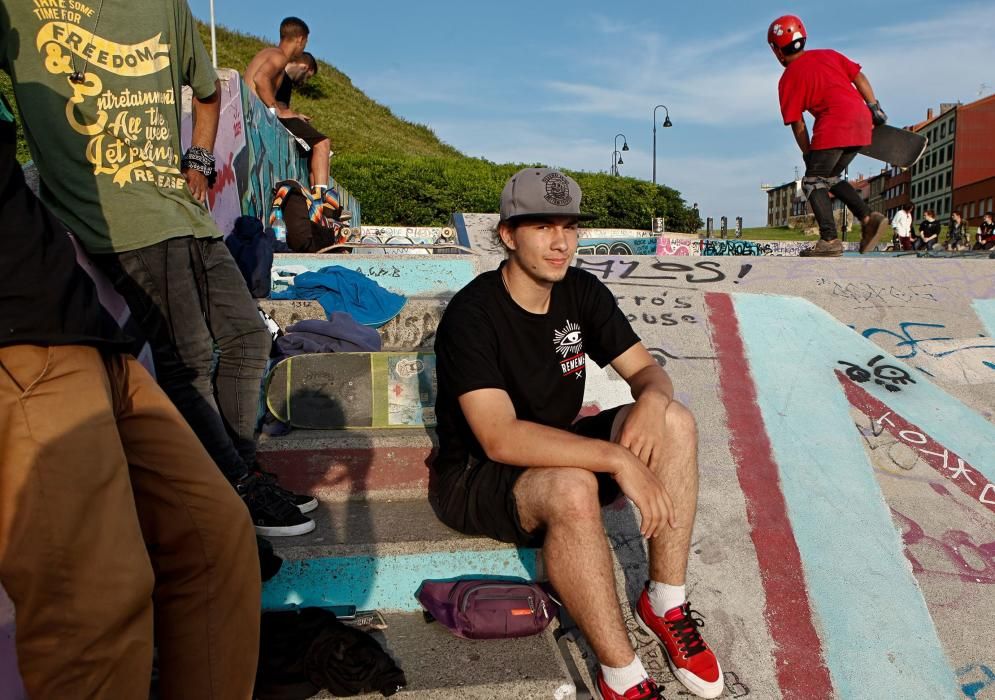 Skaters en Cimadevilla