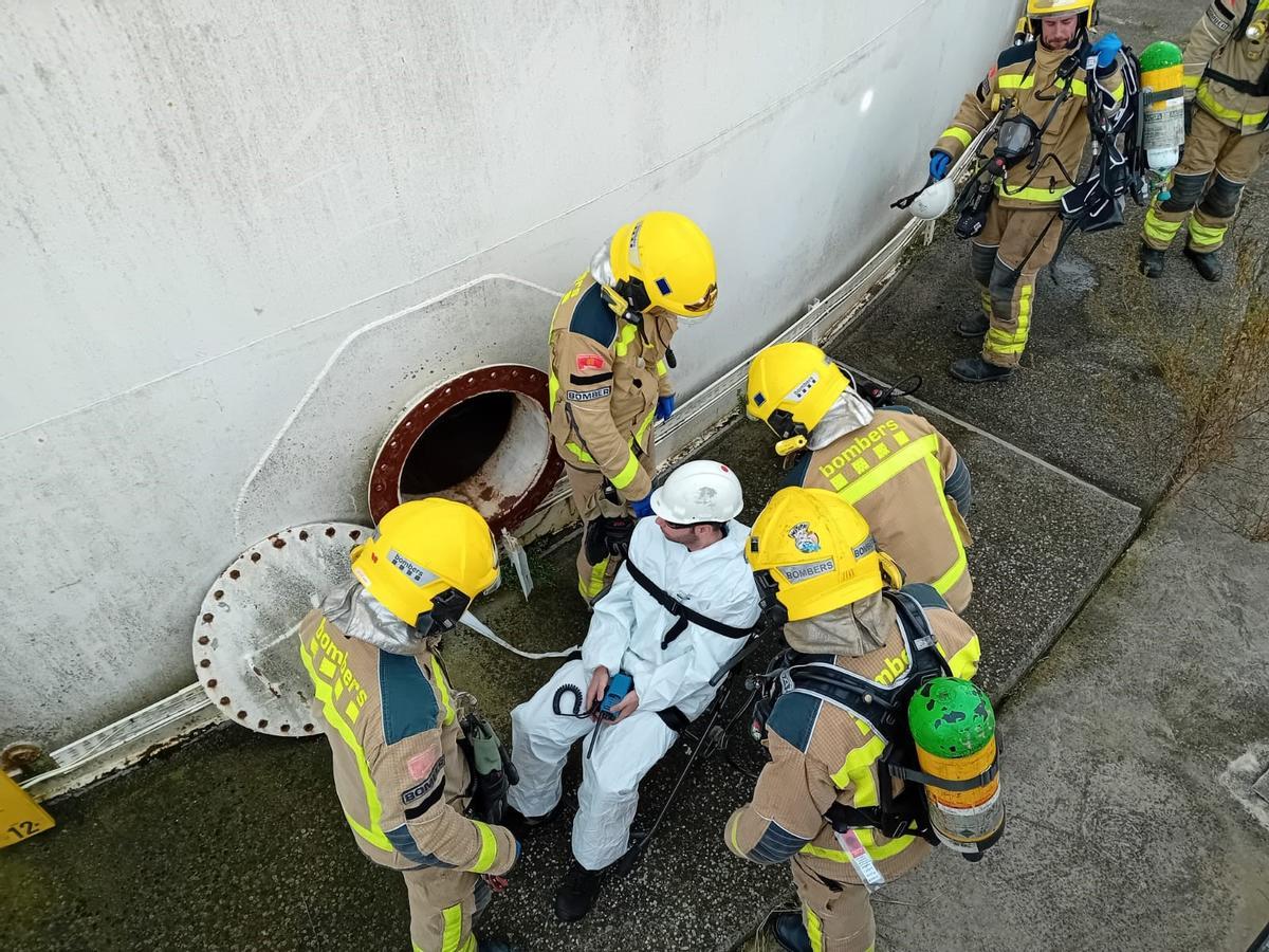 Un moment del simulacre a l'empresa de Girona.