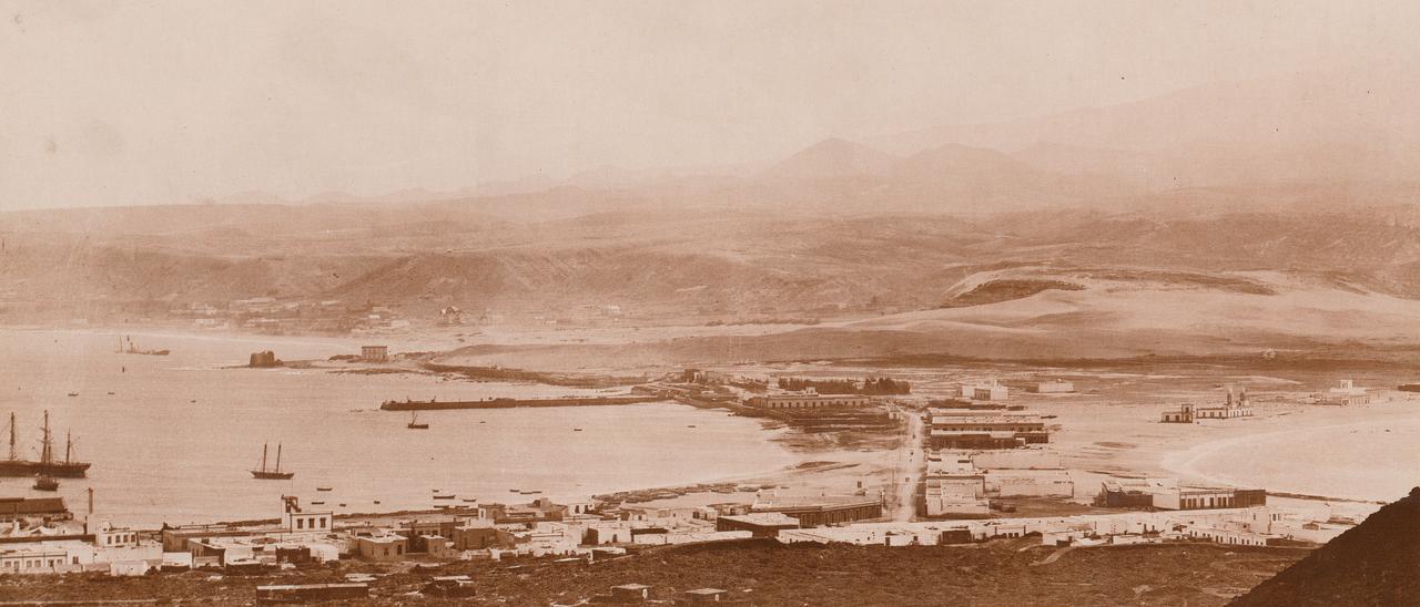 Vista panorámica del Istmo desde La Isleta en 1900.