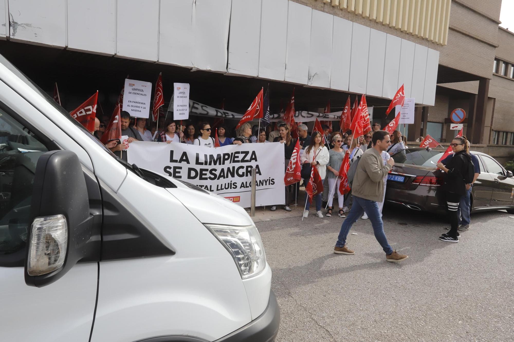 Las limpiadoras del Lluís Alcanyís denuncian el deterioro del servicio