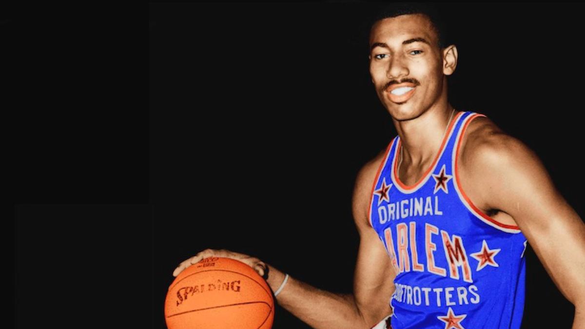 Wilt Chamberlain jugó con los Globetrotters antes y durante su carrera en la NBA