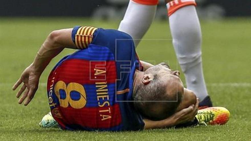 Iniesta tiene una lesión en ligamento lateral externo de la rodilla derecha