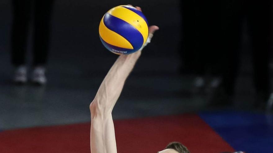 Graham Vigrass remata un balón en un encuentro con su selección. | | VOLLEYBALL CANADÁ