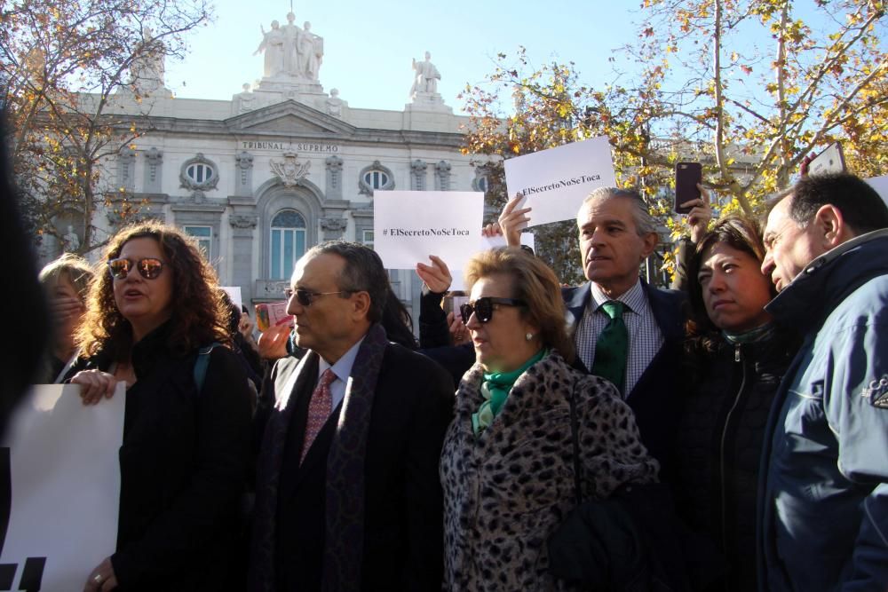 Javier Moll, presidente de Prensa Ibérica, junto a su esposa, Arantza Sarasola.