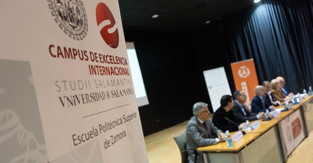 Primera jornada del II Foro Universidad-Empresa de la Escuela Politécnica Superior de Zamora, en el Campus Viriato. | Jose Luis Fernández