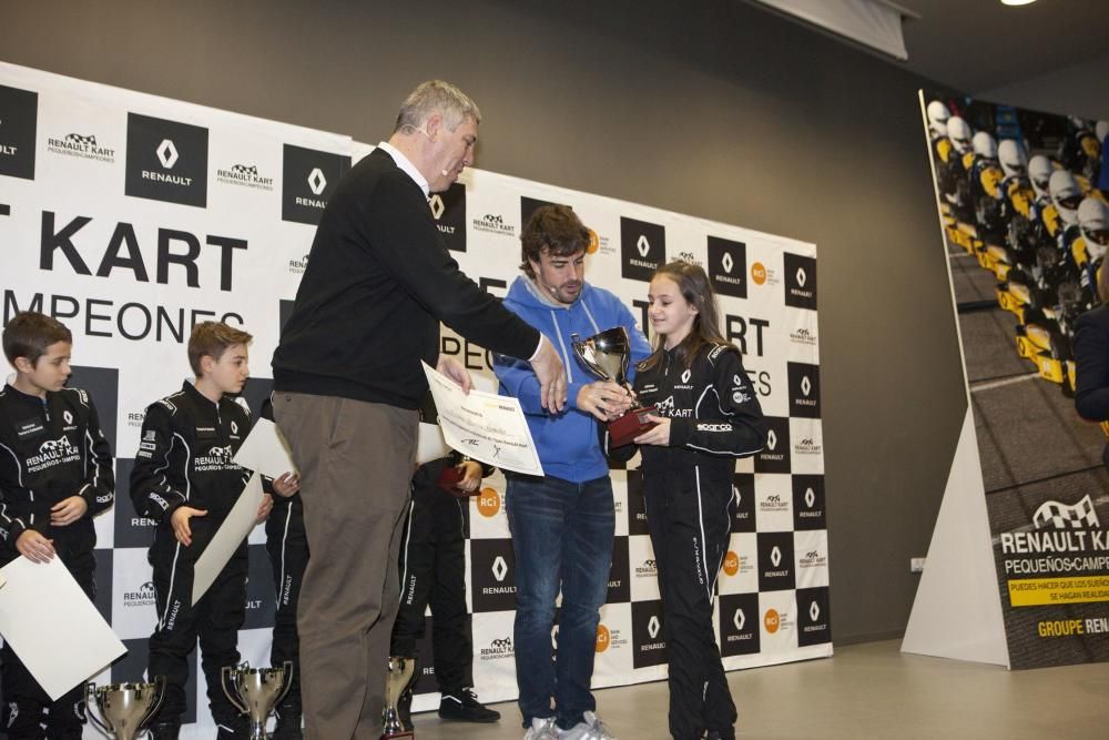 Fernando Alonso entrega los premios Reanult Kart