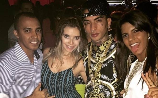 Neymar viajó a Brasil para acudir a la fiesta de cumpleaños de su hermana