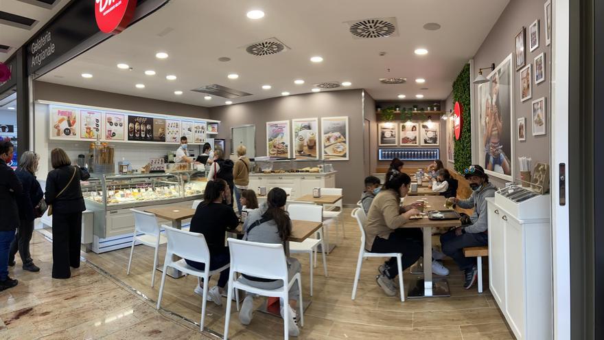 Gelati Dino modernitza la gelateria de la Jonquera i inaugura una nova a Madrid