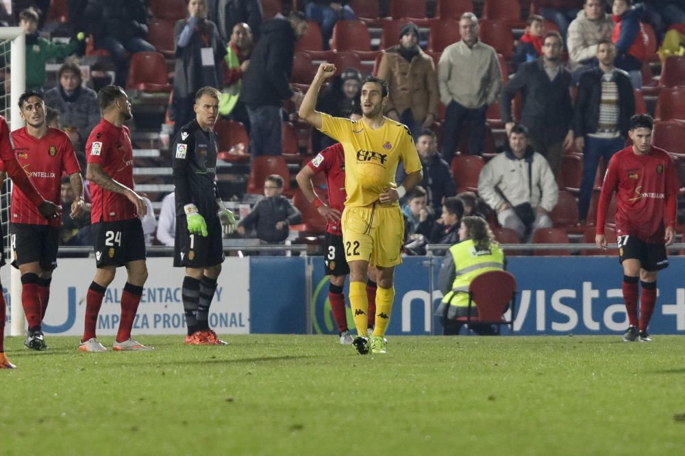 JORNADA 18 - MALLORCA 1 - GIRONA 1 . Un empat del no-res Una centrada de Clerc i la posterior rematada d'Olivas al 90 salva els mobles als gironins