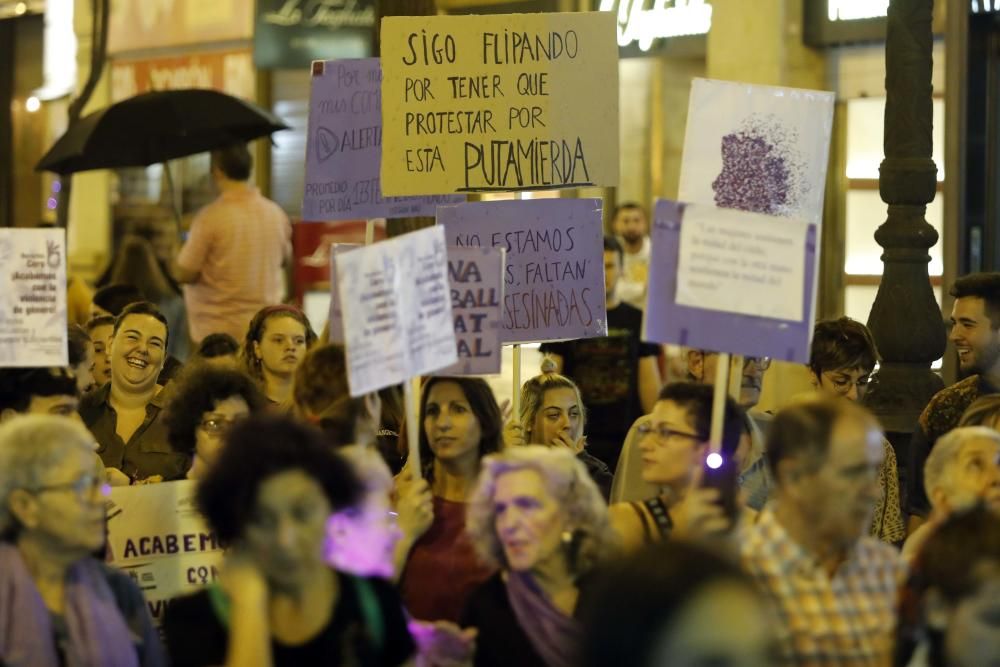 Manifestación en València por la emergencia feminista contra el maltrato