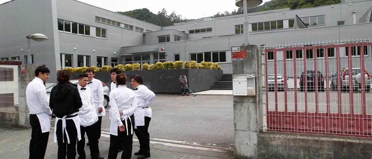 Instalaciones de la Escuela de Hostelería en el polígono de Olloniego-Tudela en las que tiene previsto iniciar el próximo curso la Facultad de Turismo de Oviedo.