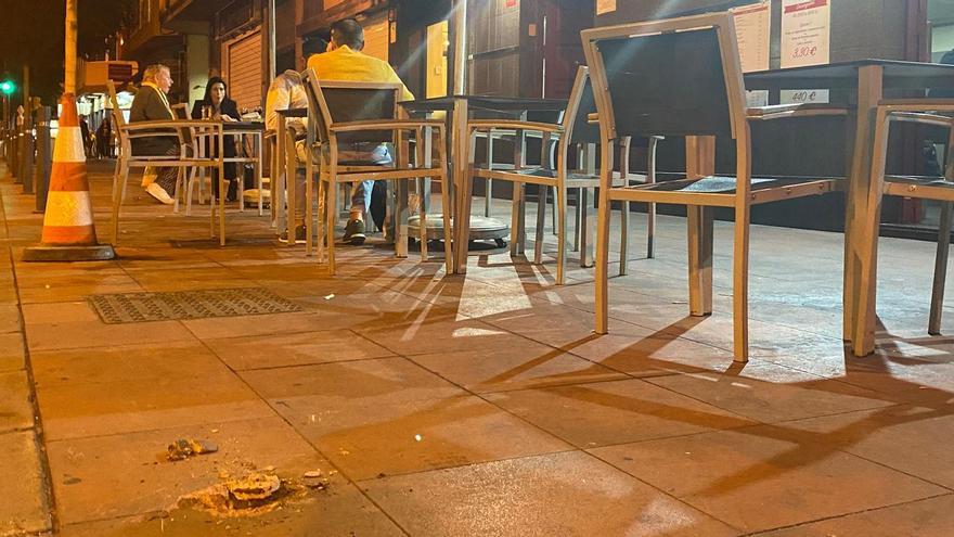 Detenida una conductora ebria que chocó contra una terraza en Guanarteme