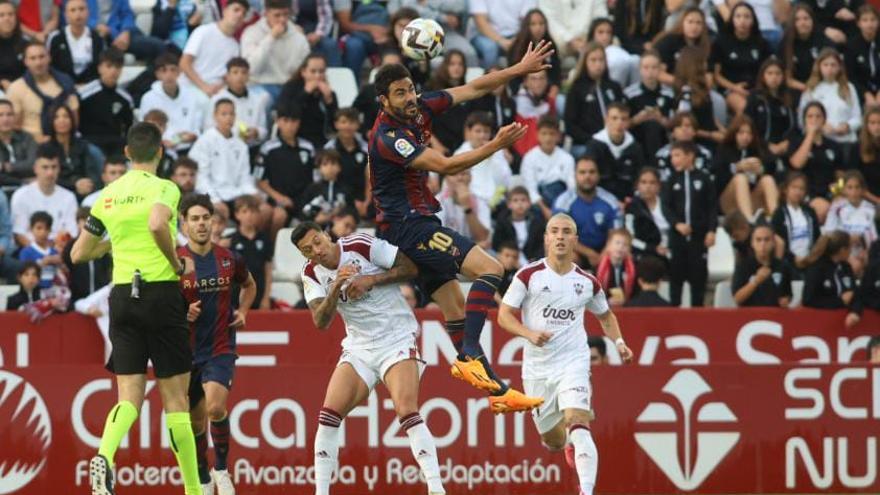 El partido entre el Albacete y el Levante UD, en imágenes