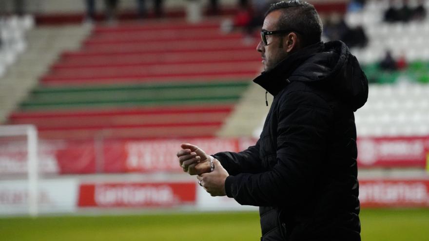 Yago Iglesias, técnico del Zamora CF: &quot;Este partido hace mes y medio lo hubiésemos perdido y ahora tocó ganar&quot;