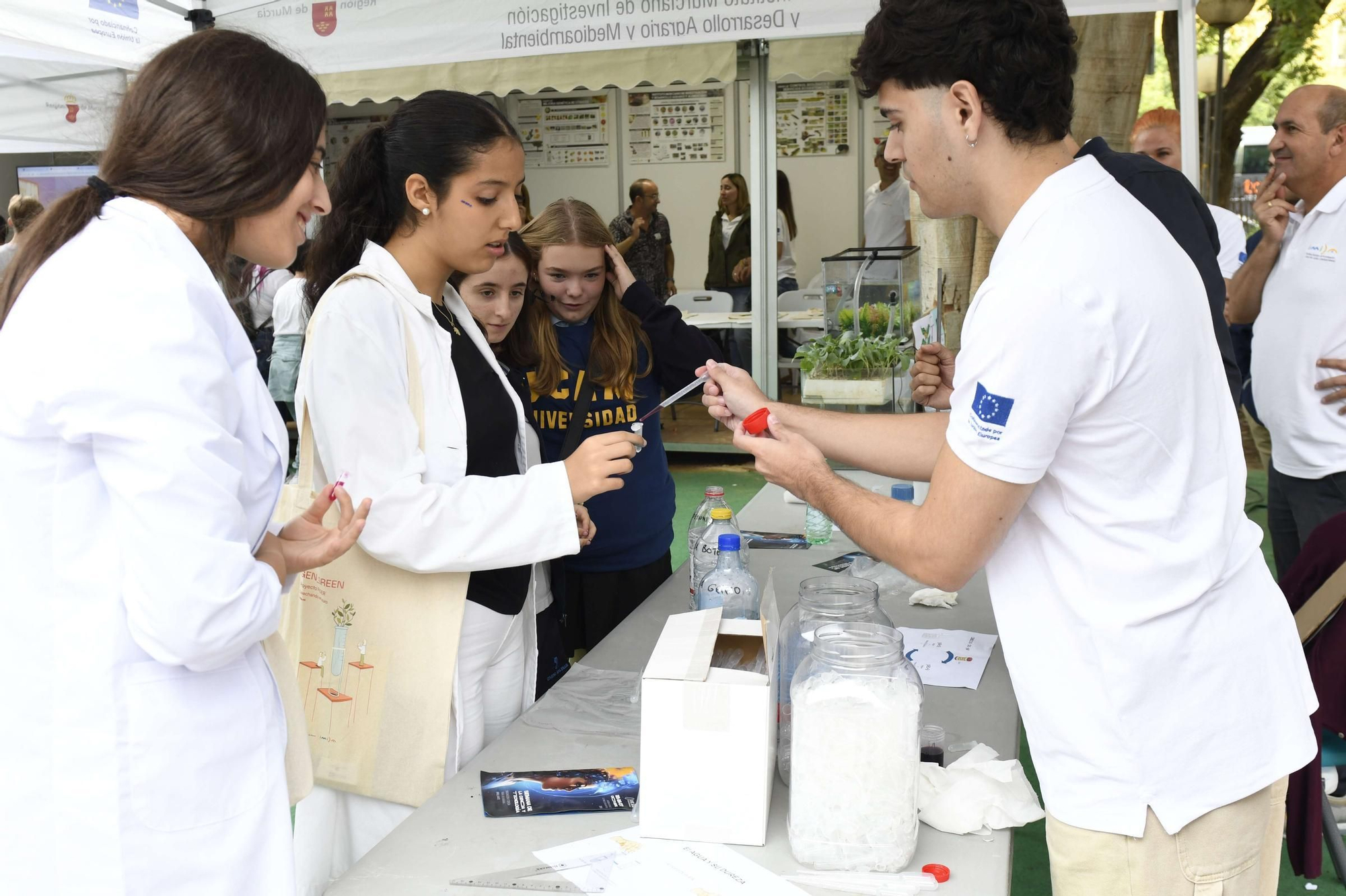 La primera jornada de la Semana de la Ciencia de Murcia, en imágenes