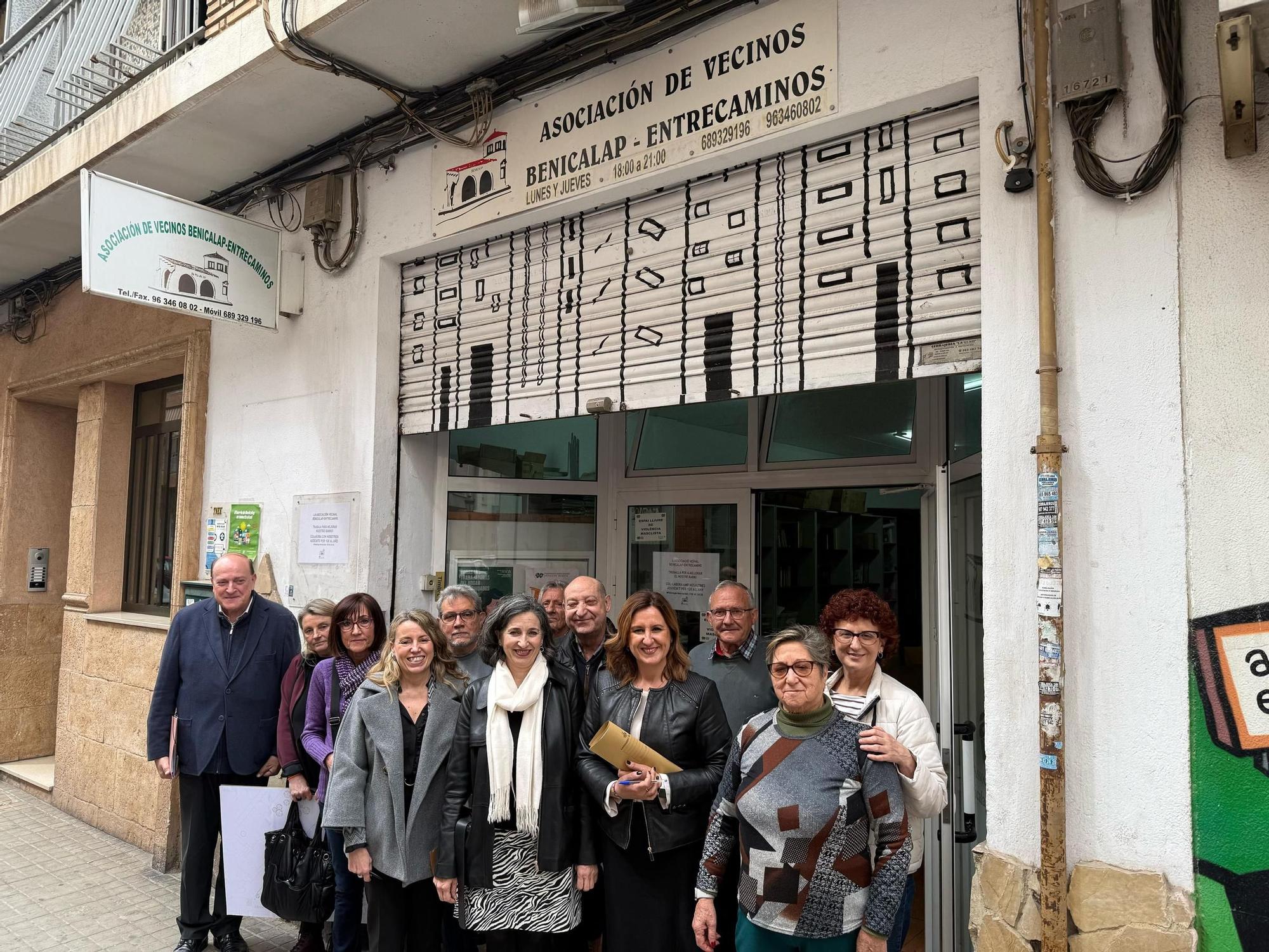 Reunión de Catalá con los vecinos de Benicalap