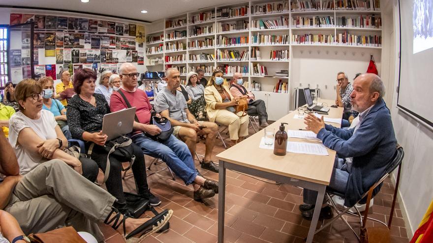 La Fundació Reeixida presenta les Rutes de la Llibertat i el pas per la mar de l&#039;Albera, a Portbou