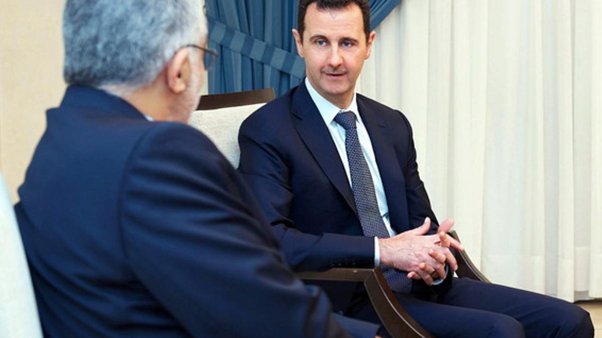 Bashar el Asad, durante su reunión con el asesor de seguridad de Irán, Alaedin Boruyerdi, este domingo en Damasco.