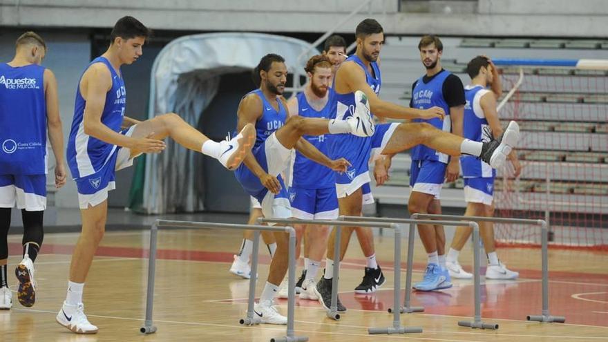 Los jugadores del UCAM Murcia CB durante un entrenamiento esta semana.